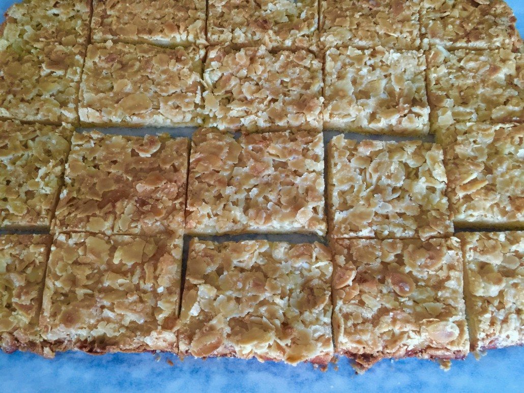 Finishing of the Bee Sting Cake