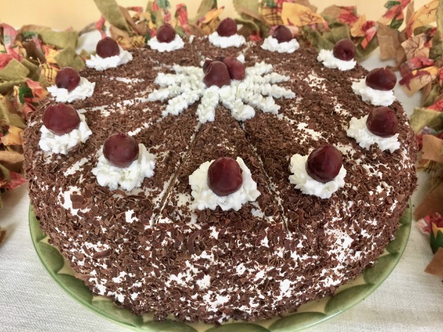 Serving Cake